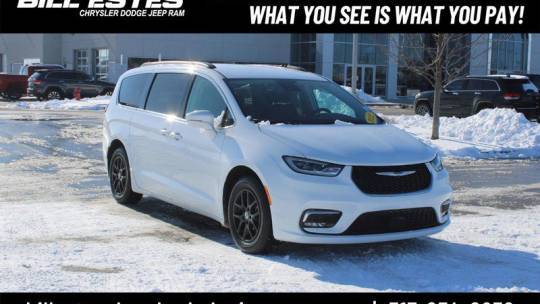 2022 Chrysler Pacifica Touring L — Minivan — 58,599 mi — Brownsburg, IN