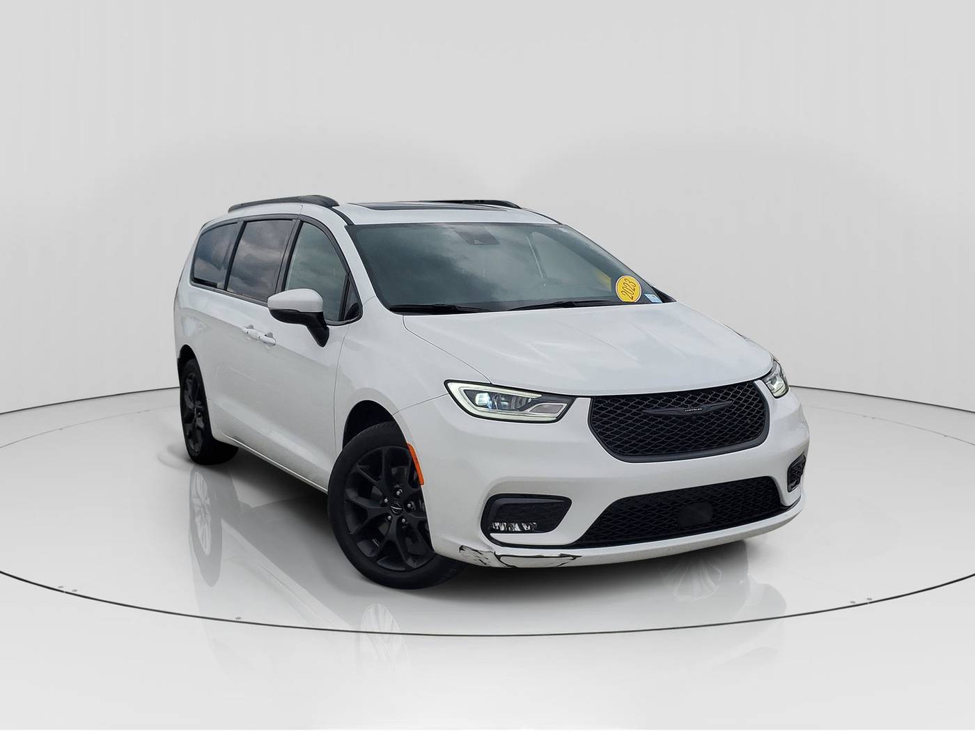 2023 Chrysler Pacifica Touring L — Minivan — 30,268 mi — Brownsburg, IN