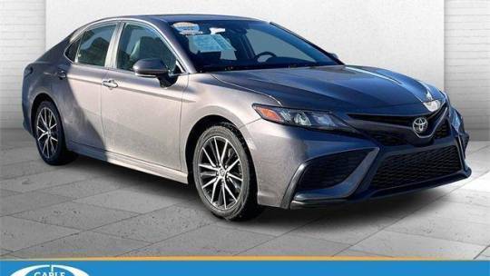 2022 Toyota Camry SE — Sedan — 62,682 mi — Independence, MO
