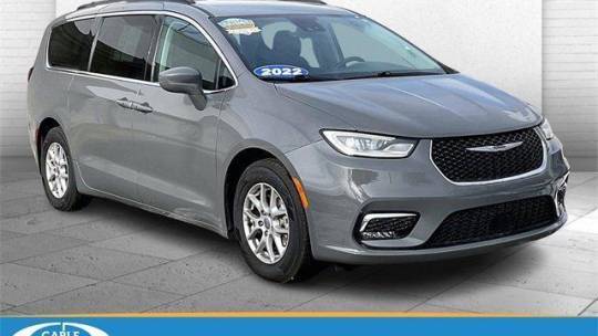 2022 Chrysler Pacifica Touring L — Minivan — 72,443 mi — Independence, MO