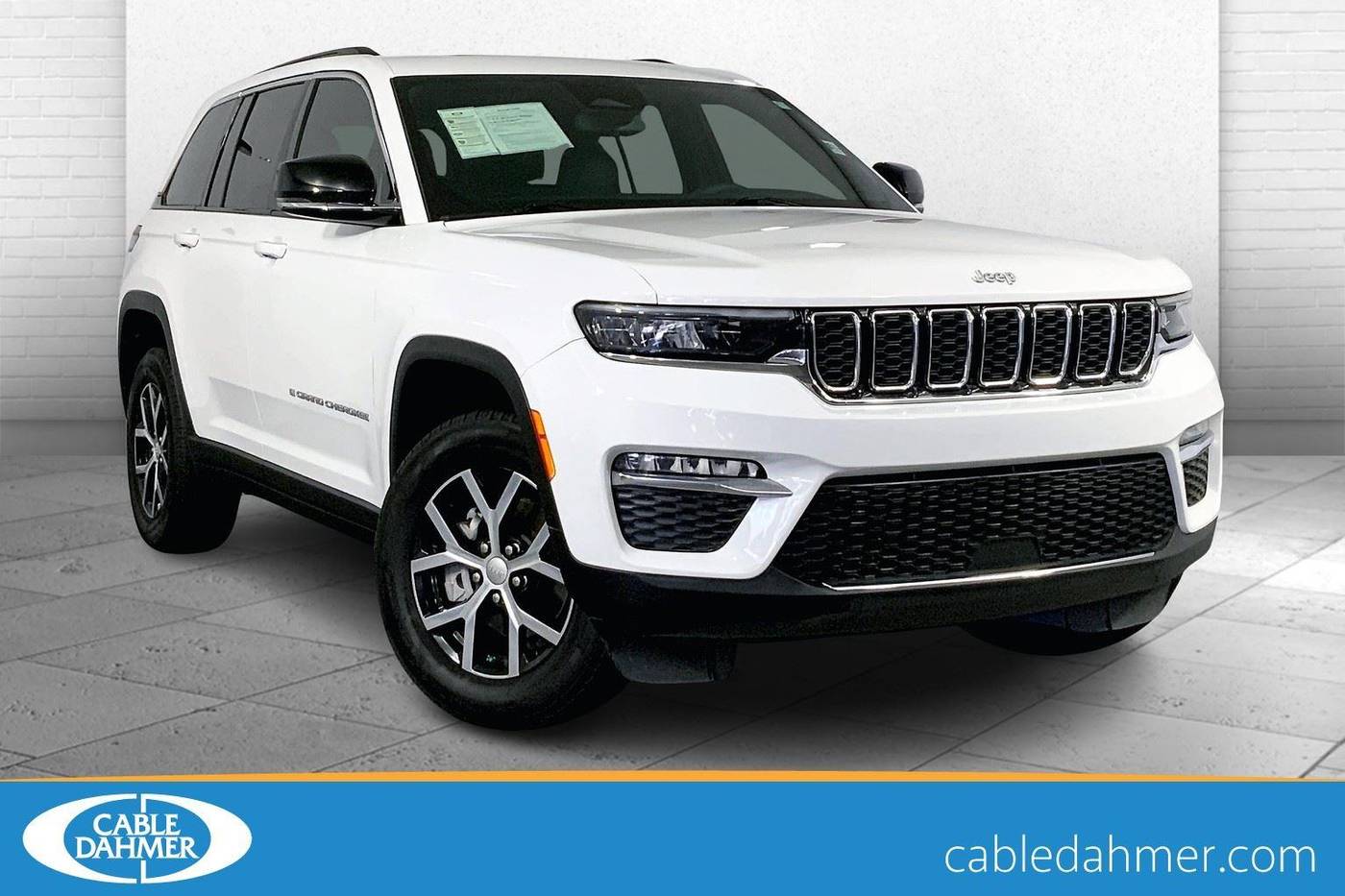 2024 Jeep Grand Cherokee Limited — SUV — 10,674 mi — Independence, MO