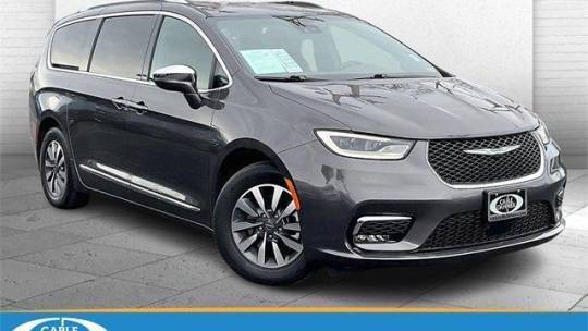 2021 Chrysler Pacifica Hybrid Limited — Minivan — 44,557 mi — Independence, MO