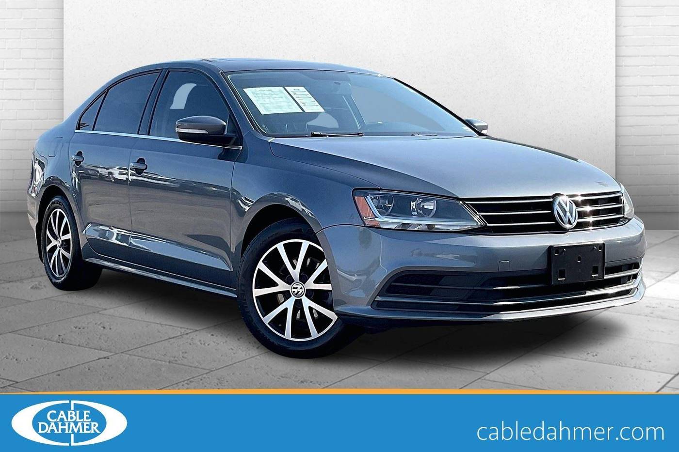 2017 Volkswagen Jetta 1.4T SE — Sedan — 123,918 mi — Independence, MO