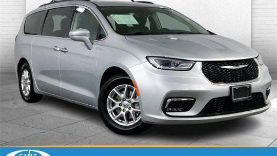 2022 Chrysler Pacifica Touring L — Minivan — 65,751 mi — Kansas City, MO