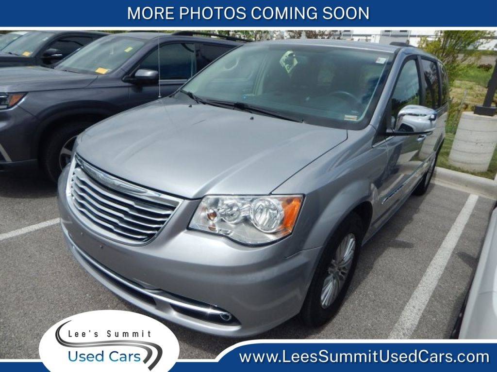 2015 Chrysler Town & Country Touring-L — Minivan — 111,271 mi — Lees Summit, MO