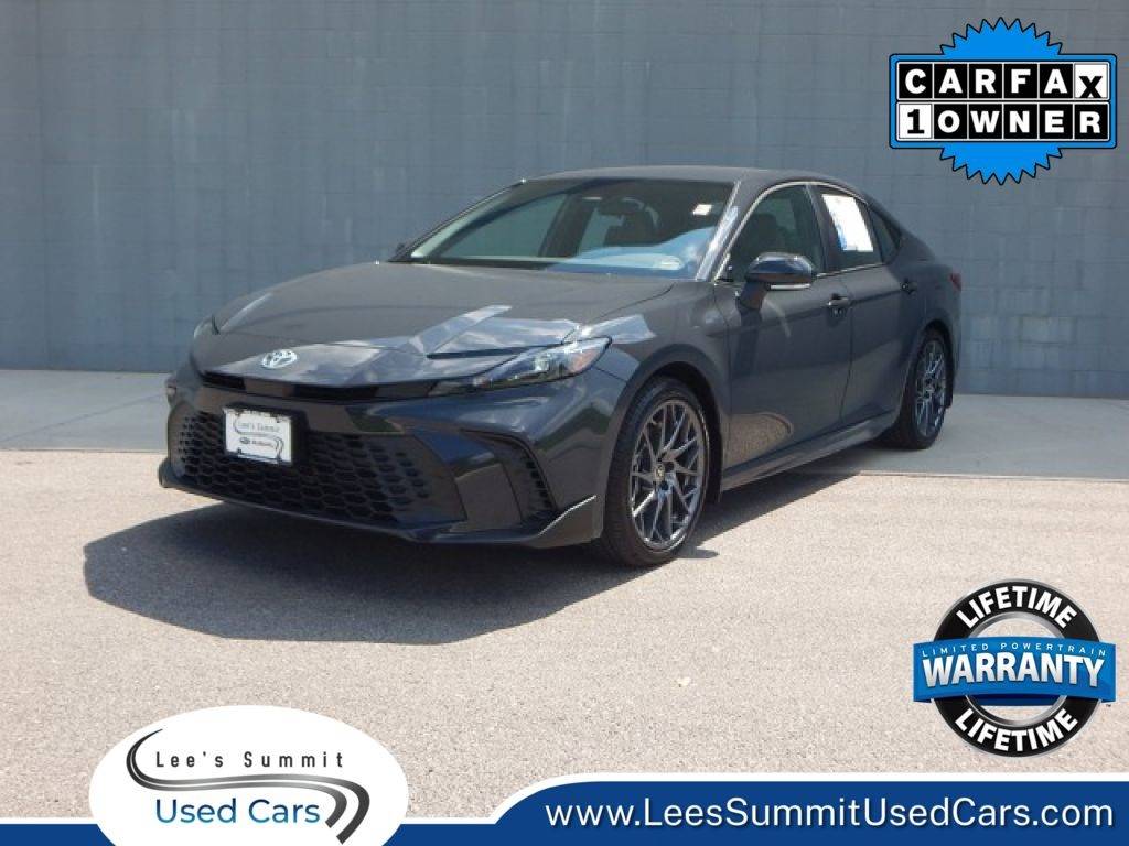 2025 Toyota Camry Hybrid SE — Sedan — 1,974 mi — Lees Summit, MO