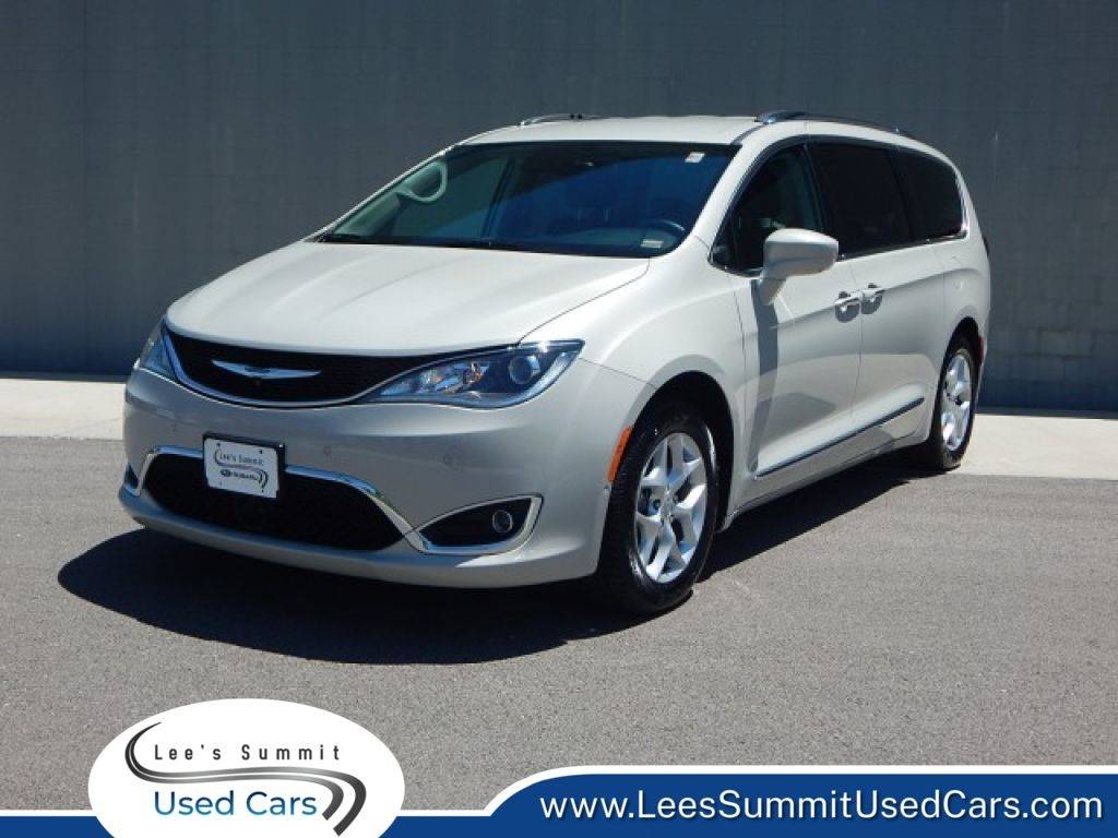 2017 Chrysler Pacifica Touring L Plus — Minivan — 111,352 mi — Lees Summit, MO