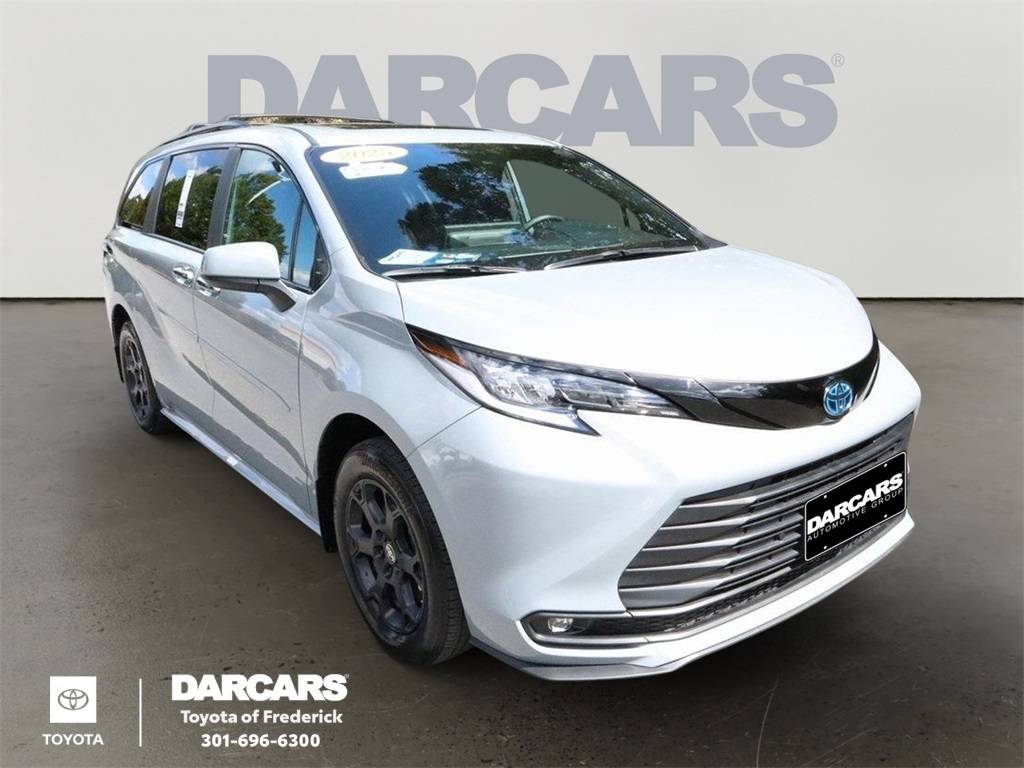 2025 Toyota Sienna Woodland Edition — Minivan — 9,003 mi — Frederick, MD