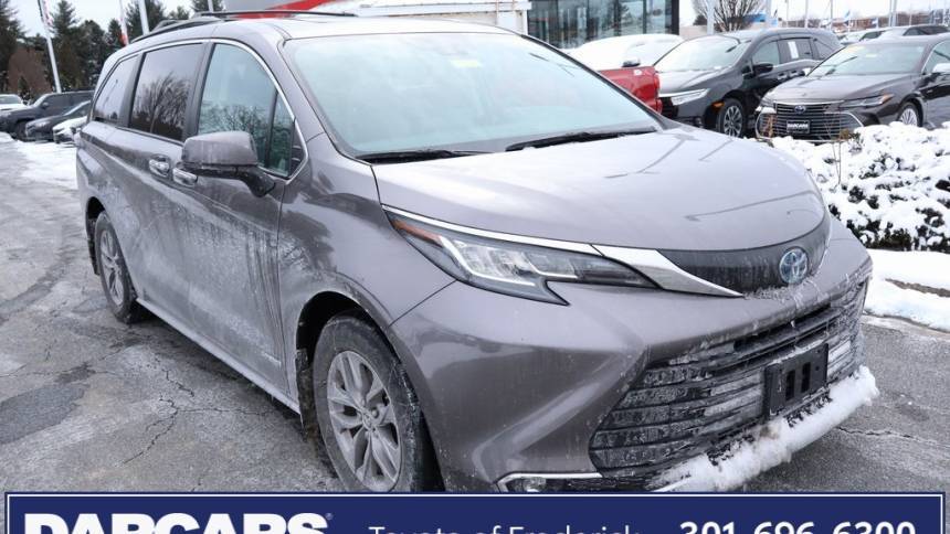 2021 Toyota Sienna XLE — Minivan — 64,827 mi — Frederick, MD