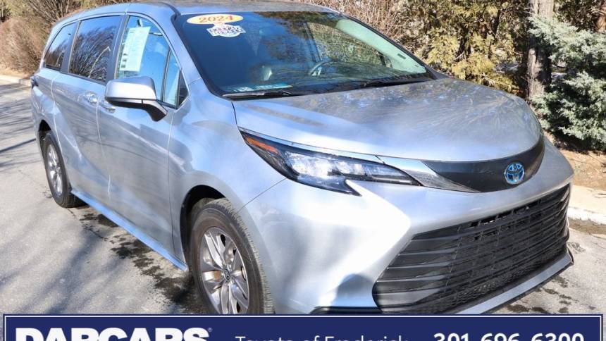 2024 Toyota Sienna LE — Minivan — 25,566 mi — Frederick, MD