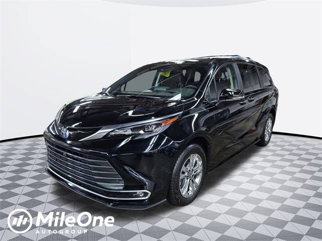 2024 Toyota Sienna Platinum — Minivan — 5,449 mi — Owings Mills, MD