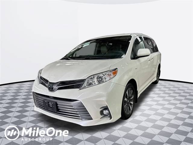 2020 Toyota Sienna XLE — Minivan — 71,212 mi — Owings Mills, MD