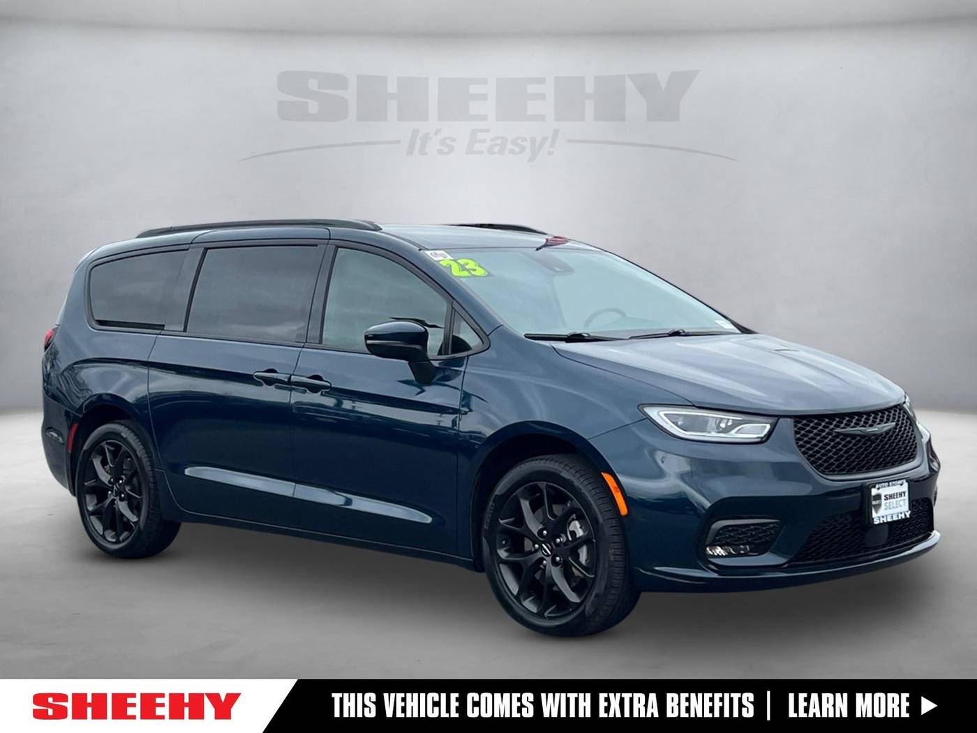 2023 Chrysler Pacifica Touring L — Minivan — 19,235 mi — Hagerstown, MD
