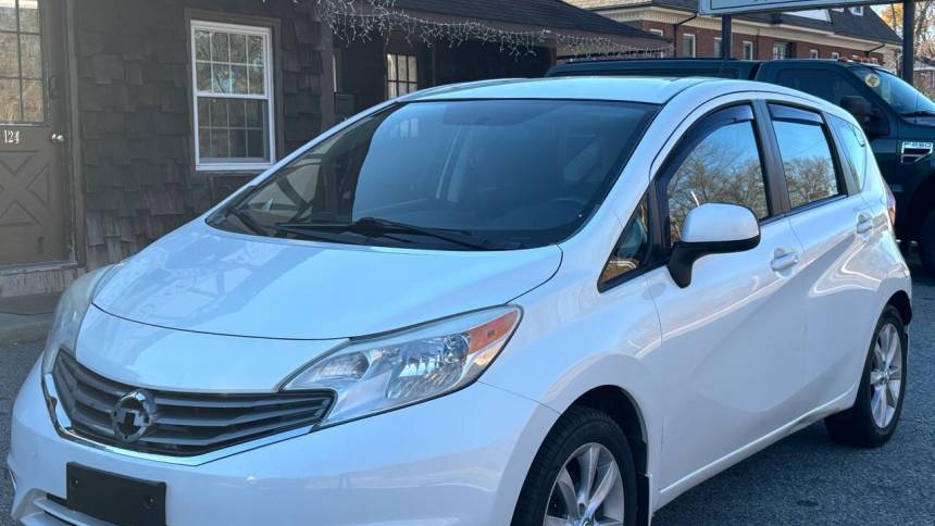 2014 Nissan Versa 1.6 SV — Hatchback — 122,522 mi — North Chelmsford, MA