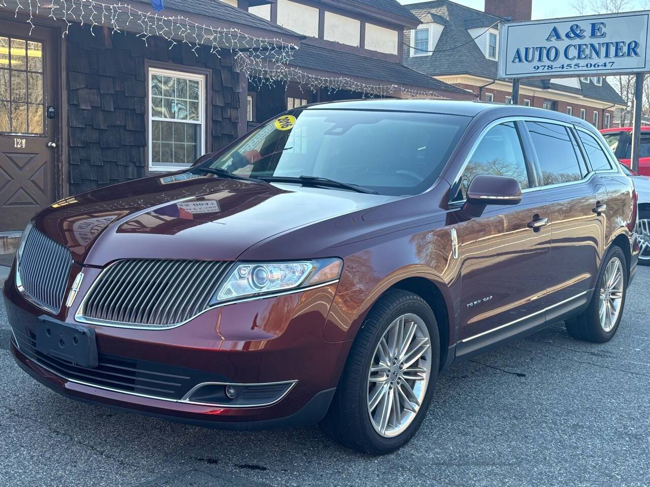 2016 Lincoln MKT EcoBoost — SUV — 83,201 mi — North Chelmsford, MA