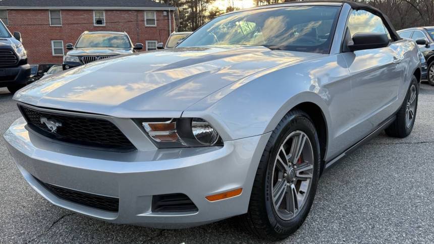 2012 Ford Mustang V6 Premium — Convertible — 60,659 mi — North Chelmsford, MA
