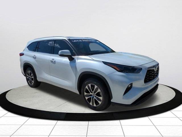 2022 Toyota Highlander Hybrid XLE — SUV — 34,421 mi — Naples, FL