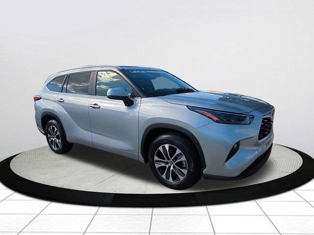 2023 Toyota Highlander XLE — SUV — 14,268 mi — Naples, FL