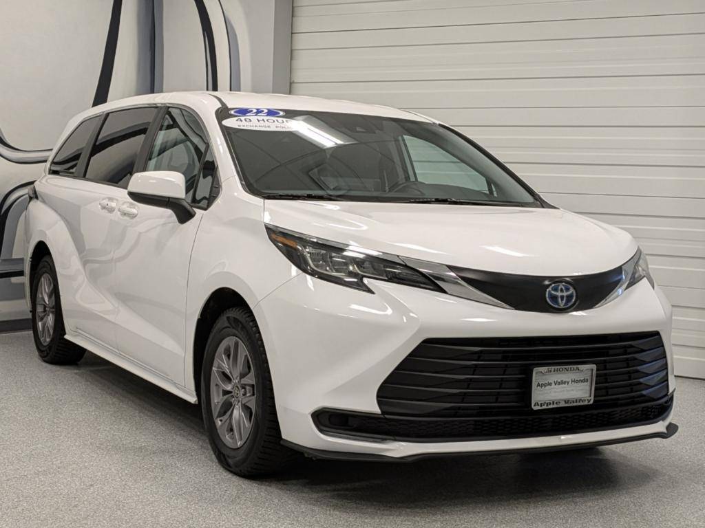 2022 Toyota Sienna LE — Minivan — 50,589 mi — East Wenatchee, WA
