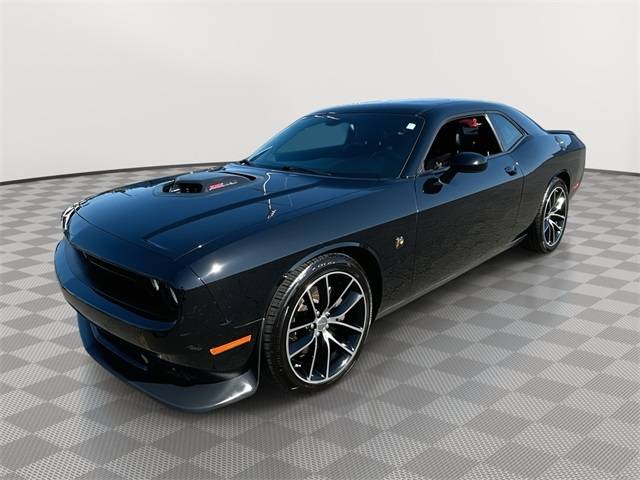 2016 Dodge Challenger 392 HEMI Scat Pack Shaker