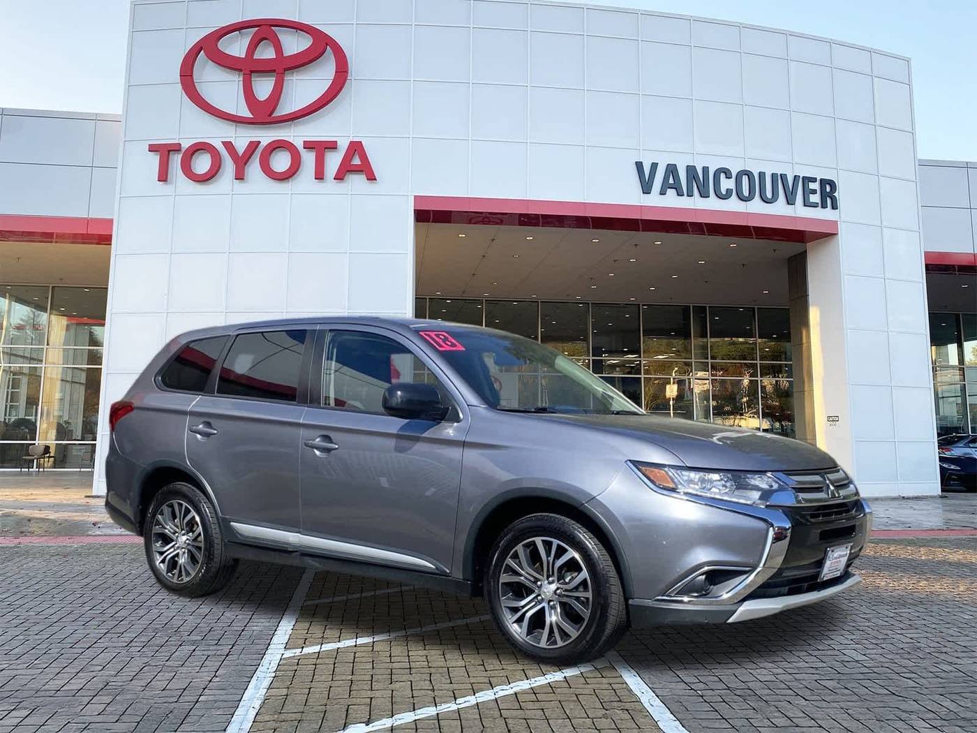 2018 Mitsubishi Outlander ES — SUV — 107,611 mi — Vancouver, WA