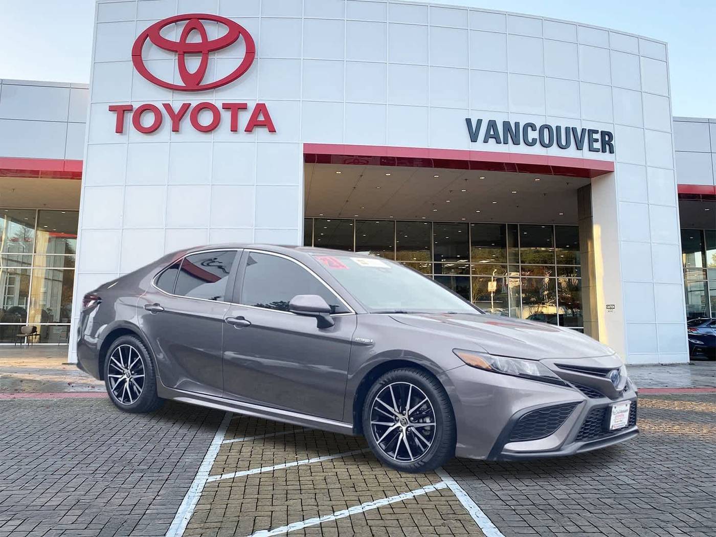 2021 Toyota Camry Hybrid SE — Sedan — 32,413 mi — Vancouver, WA