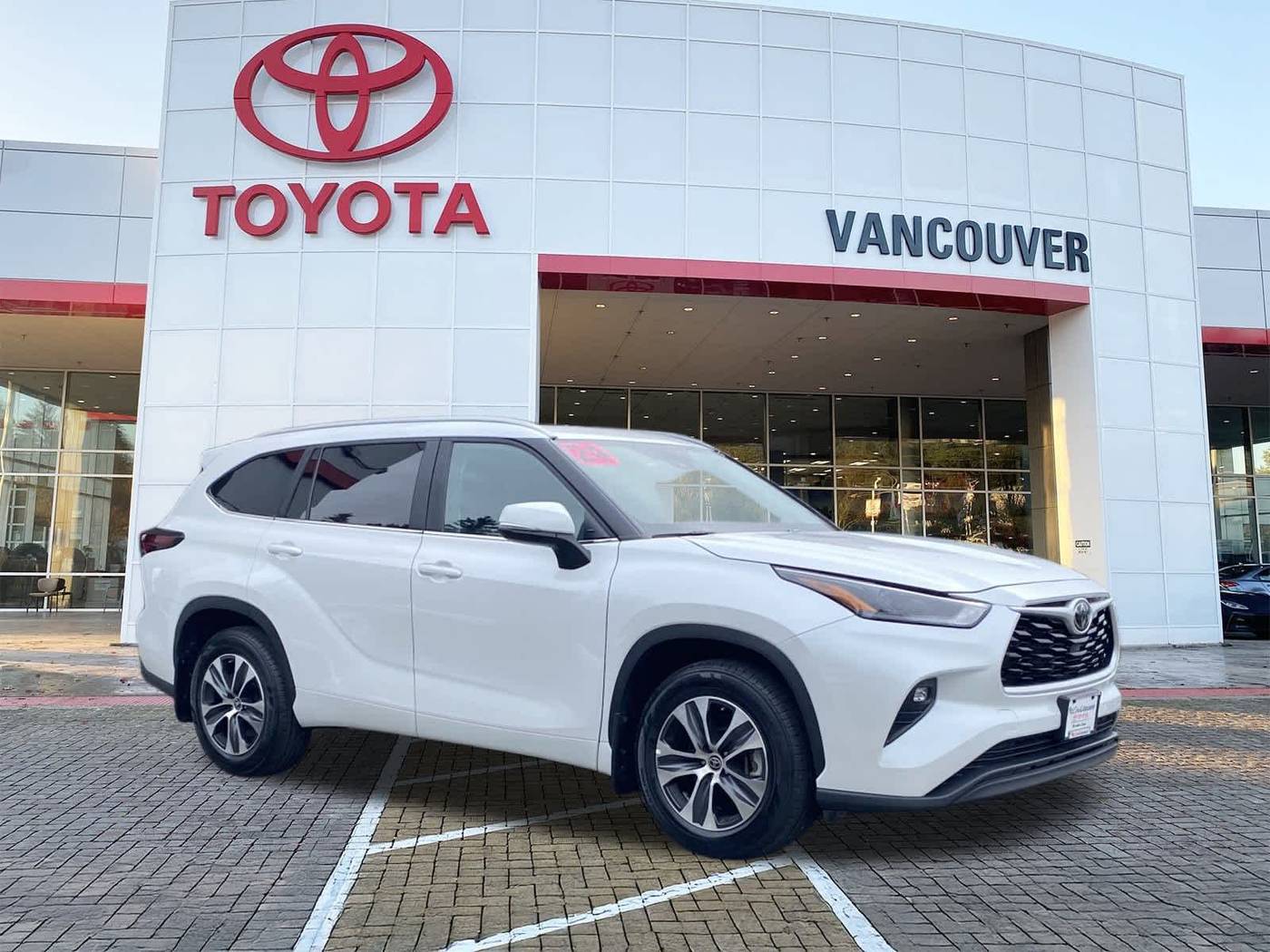 2024 Toyota Highlander LE — SUV — 26,777 mi — Vancouver, WA