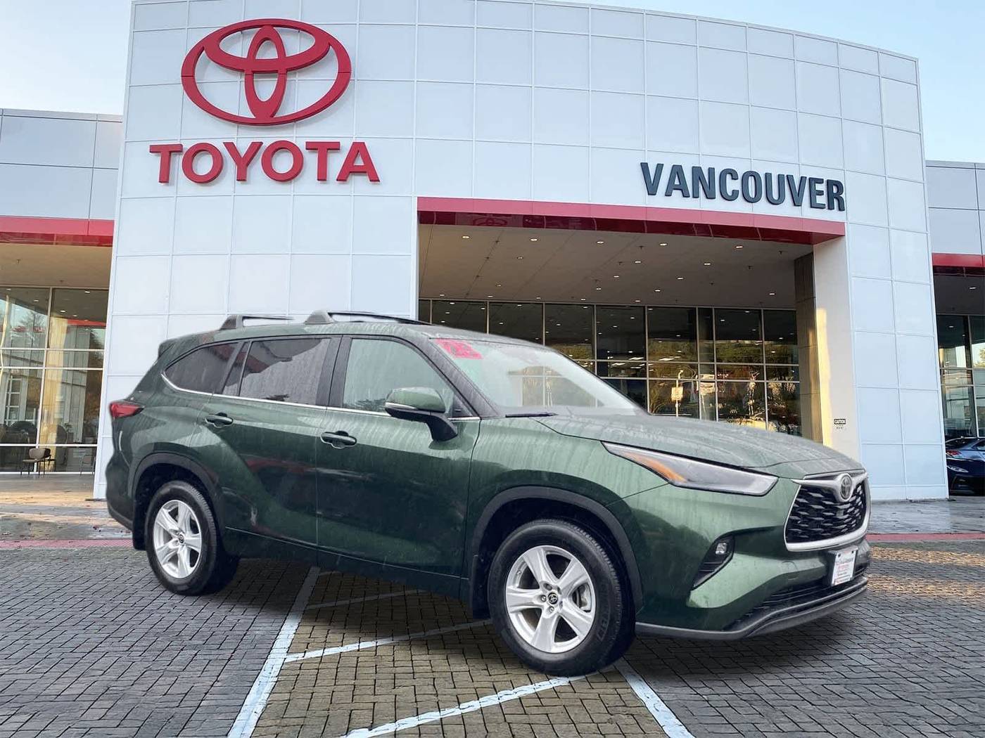 2023 Toyota Highlander LE — SUV — 4,768 mi — Vancouver, WA