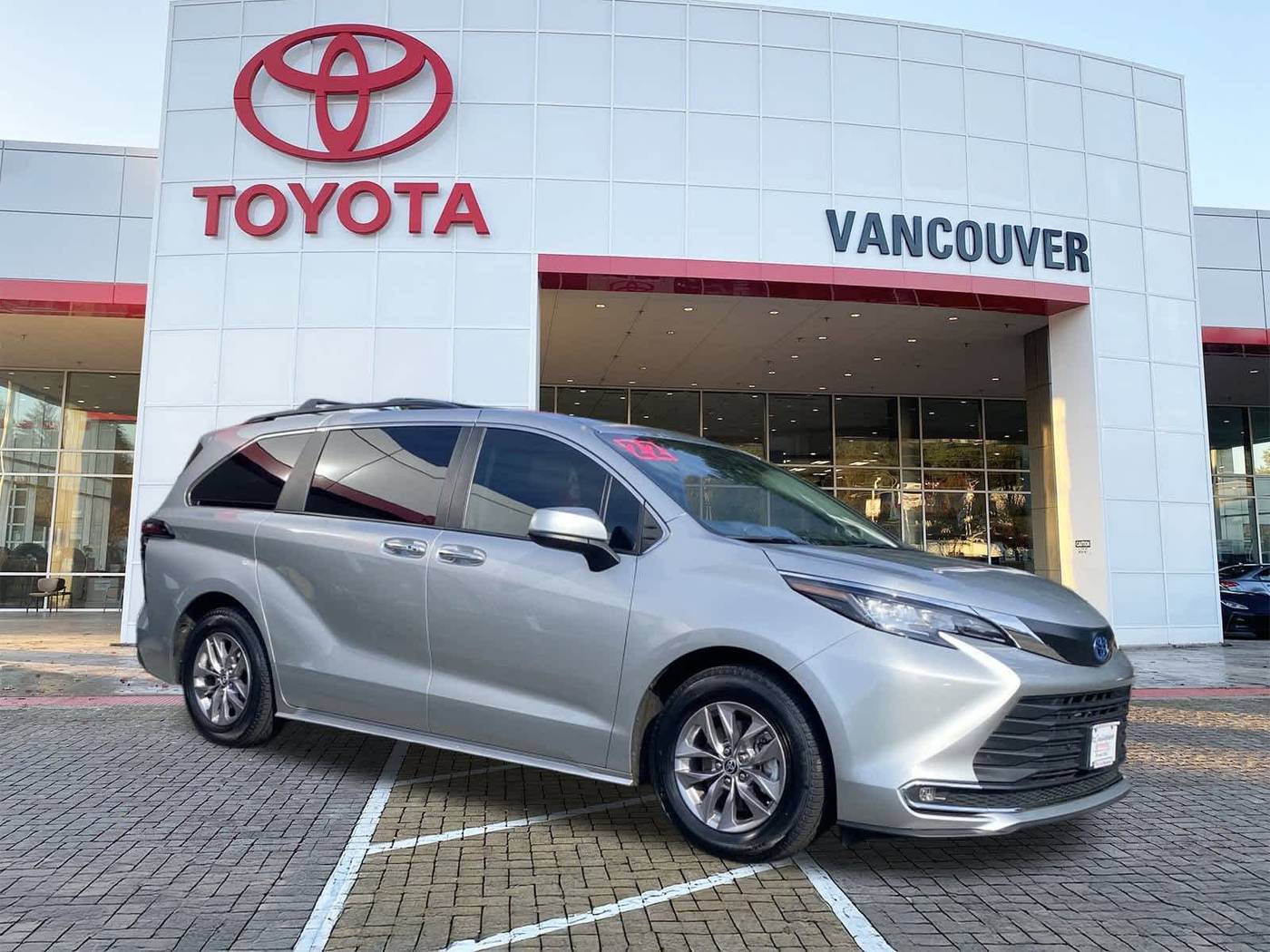 2022 Toyota Sienna XLE — Minivan — 34,585 mi — Vancouver, WA