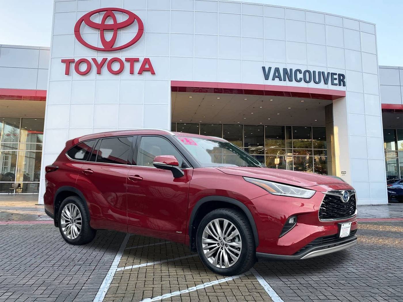 2023 Toyota Highlander Hybrid Platinum — SUV — 22,477 mi — Vancouver, WA