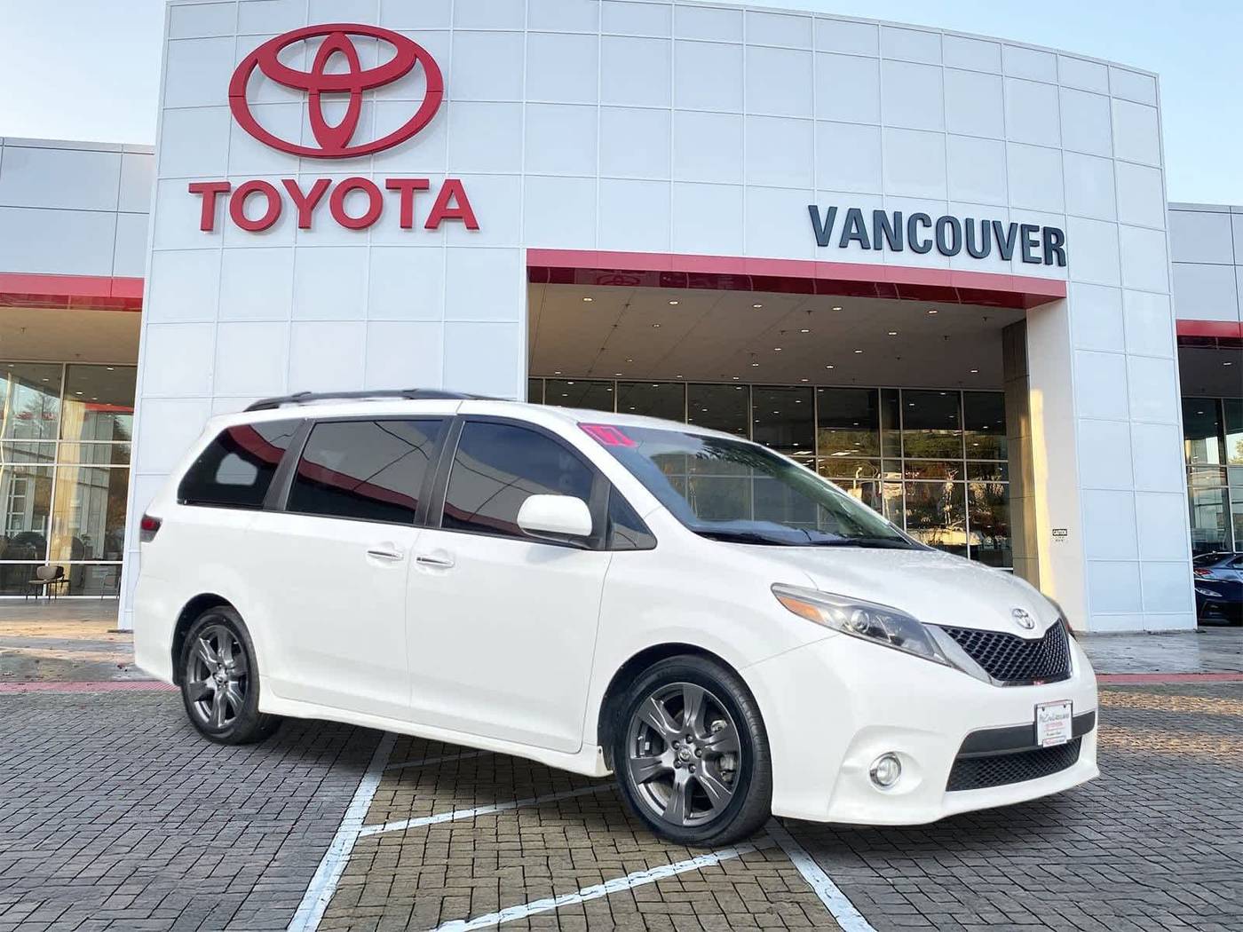 2017 Toyota Sienna SE — Minivan — 110,130 mi — Vancouver, WA