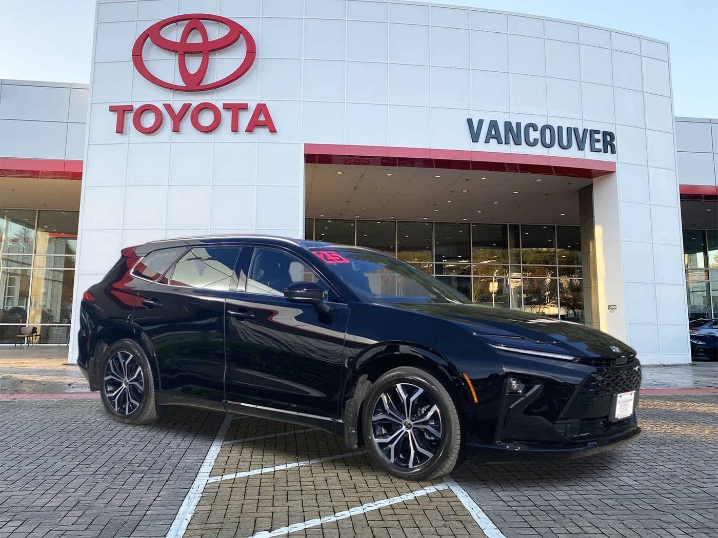 2025 Toyota Crown Signia XLE — SUV — 1,364 mi — Vancouver, WA