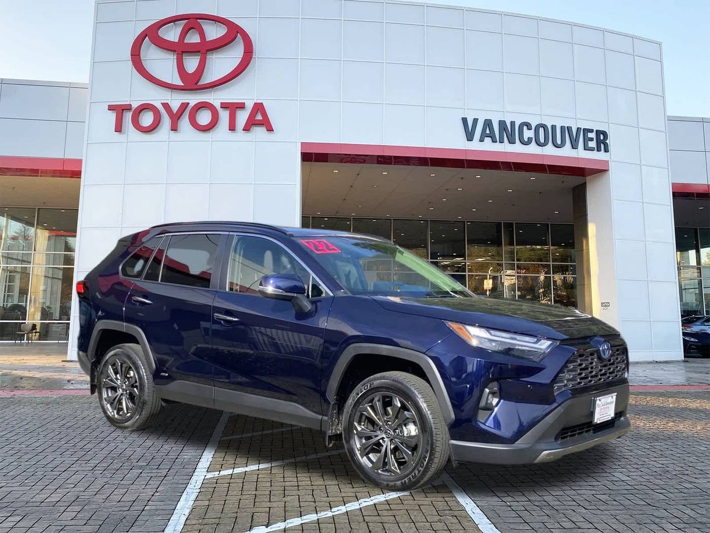 2022 Toyota RAV4 Hybrid Limited — SUV — 22,178 mi — Vancouver, WA