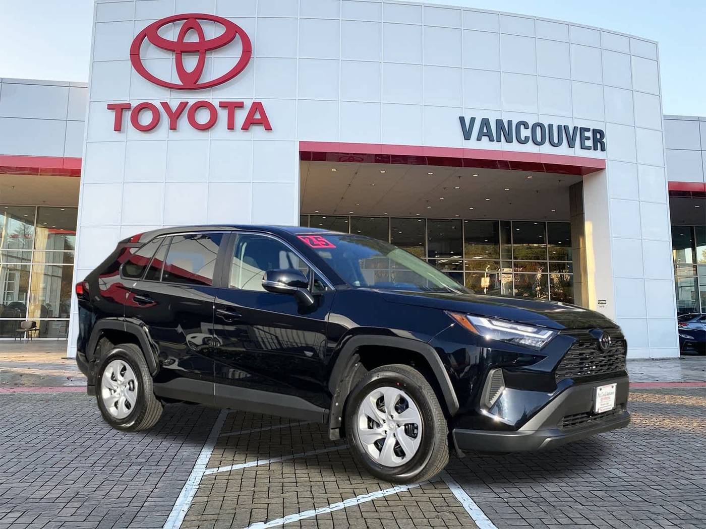 2025 Toyota RAV4 LE — SUV — 170 mi — Vancouver, WA