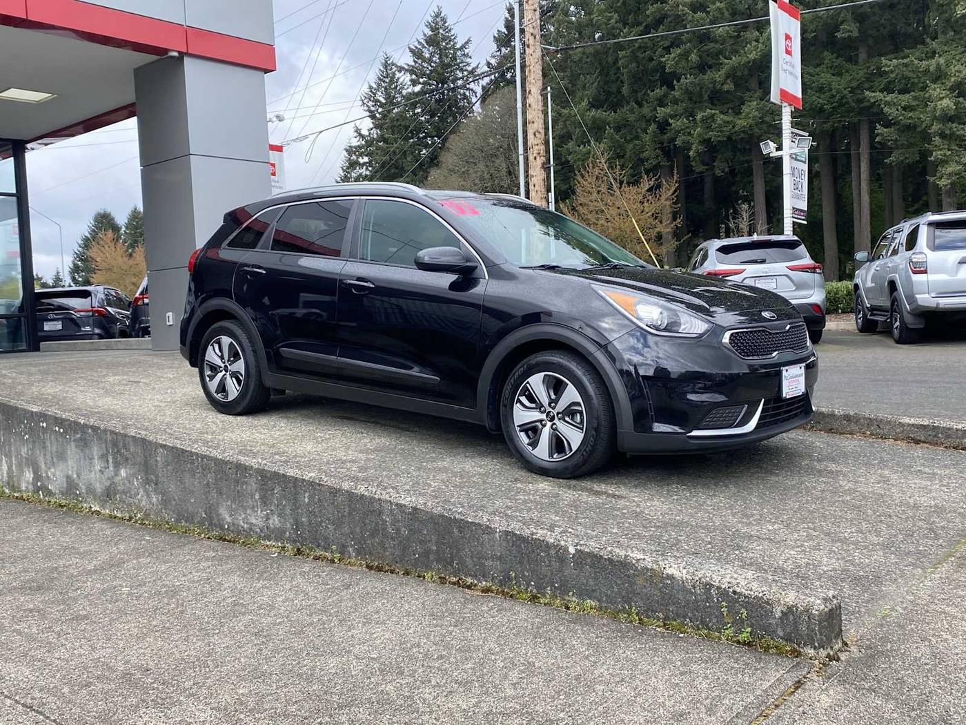 2017 Kia Niro Hybrid LX — SUV — 82,862 mi — Vancouver, WA