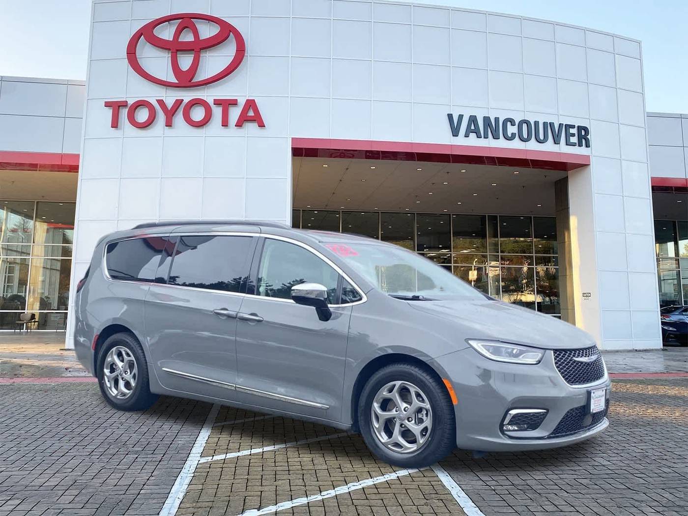 2023 Chrysler Pacifica Limited — Minivan — 55,988 mi — Vancouver, WA