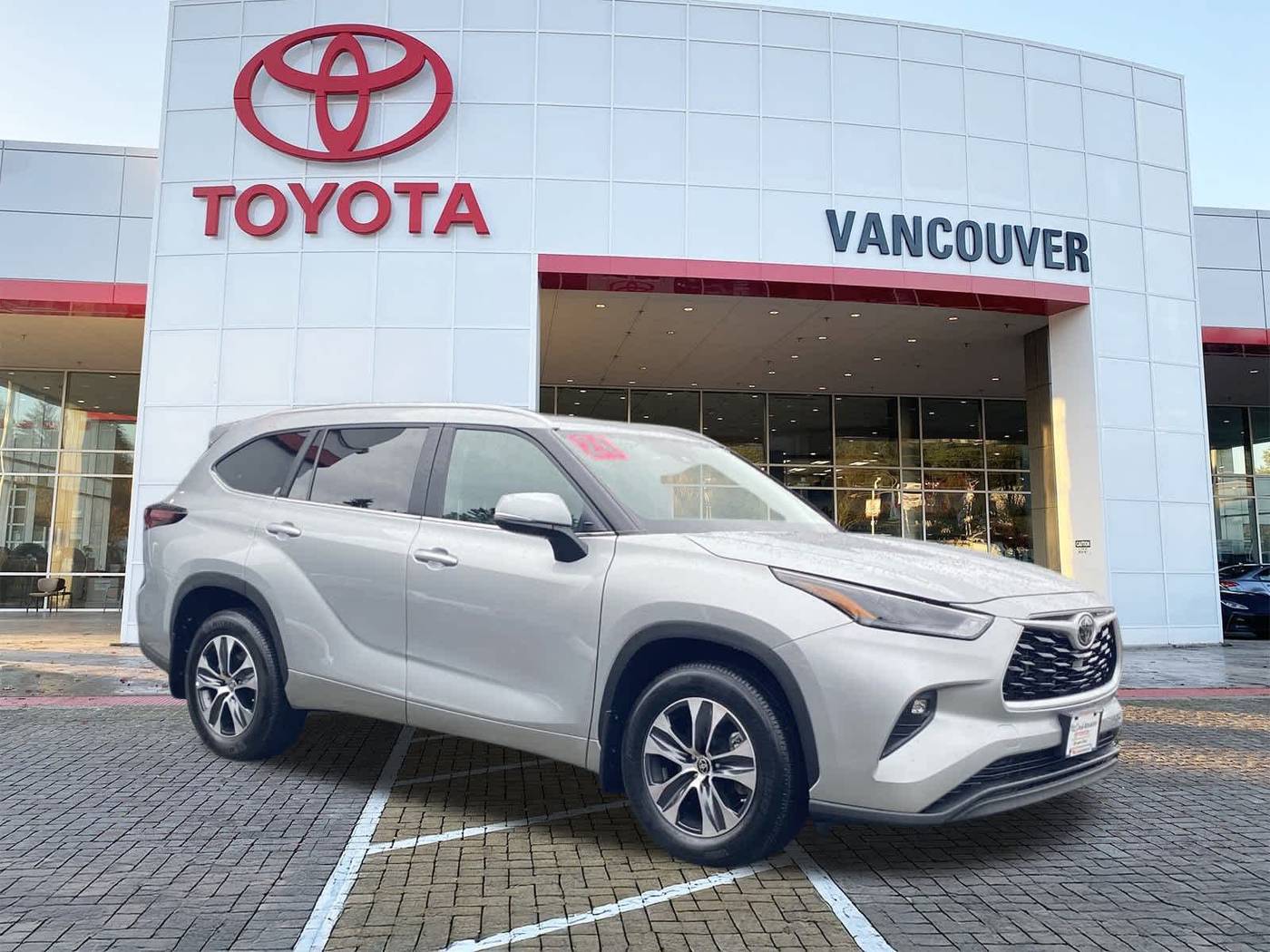2024 Toyota Highlander LE — SUV — 23,370 mi — Vancouver, WA