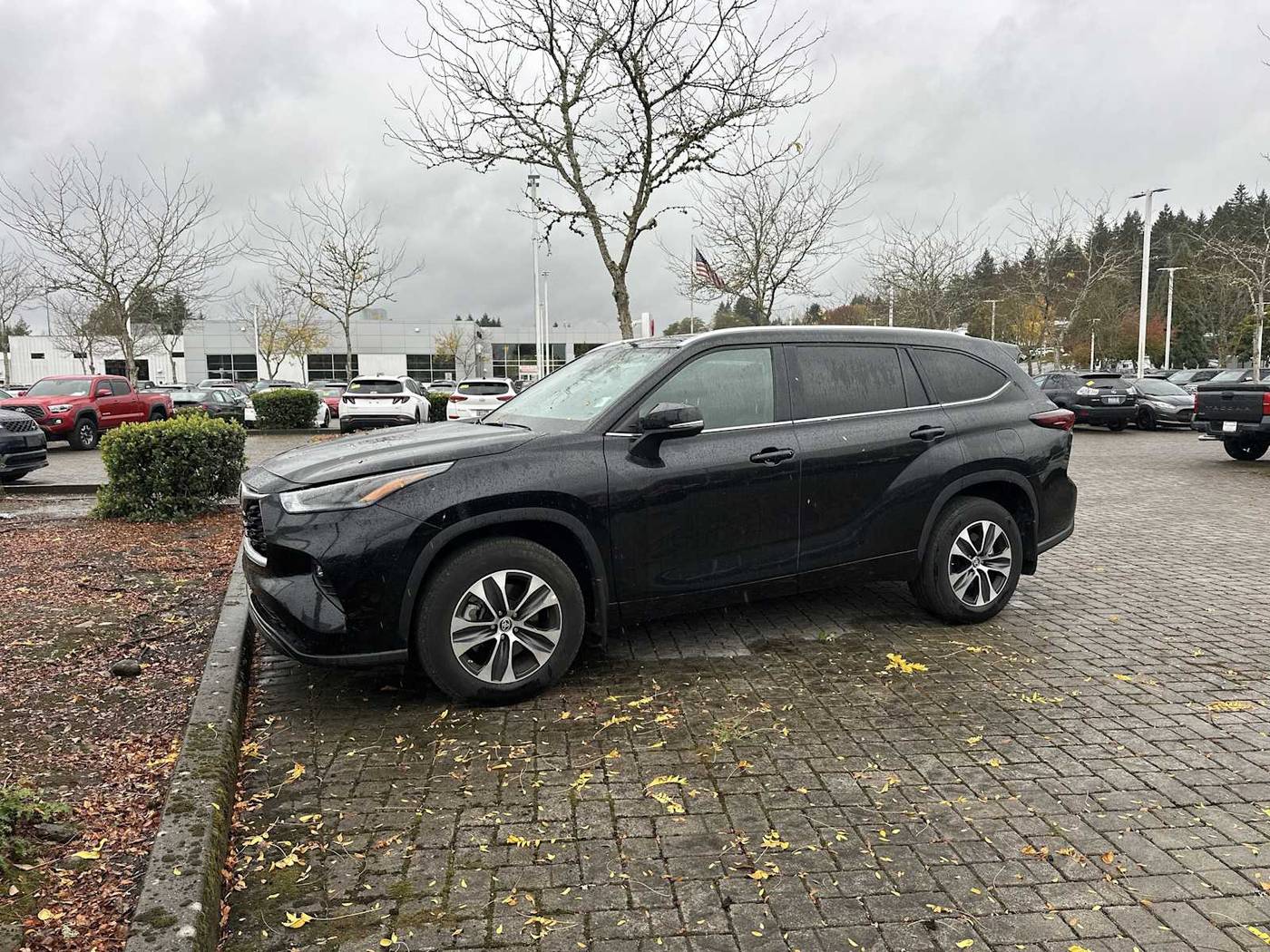 2024 Toyota Highlander XLE — SUV — 27,455 mi — Vancouver, WA