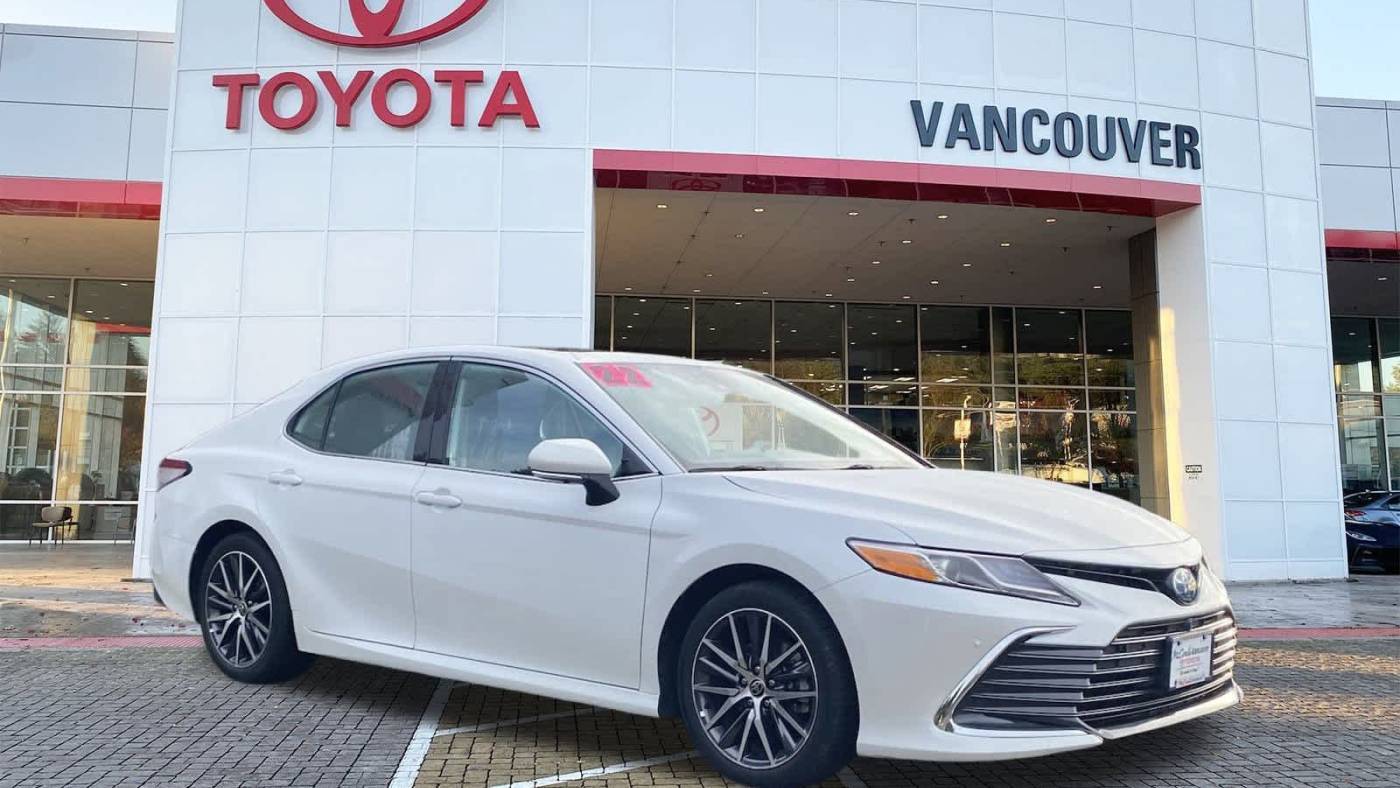 2022 Toyota Camry Hybrid XLE — Sedan — 8,730 mi — Vancouver, WA