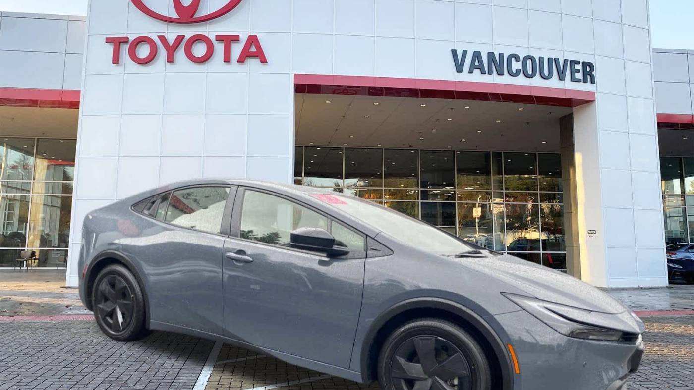 2023 Toyota Prius LE — Hatchback — 21,750 mi — Vancouver, WA