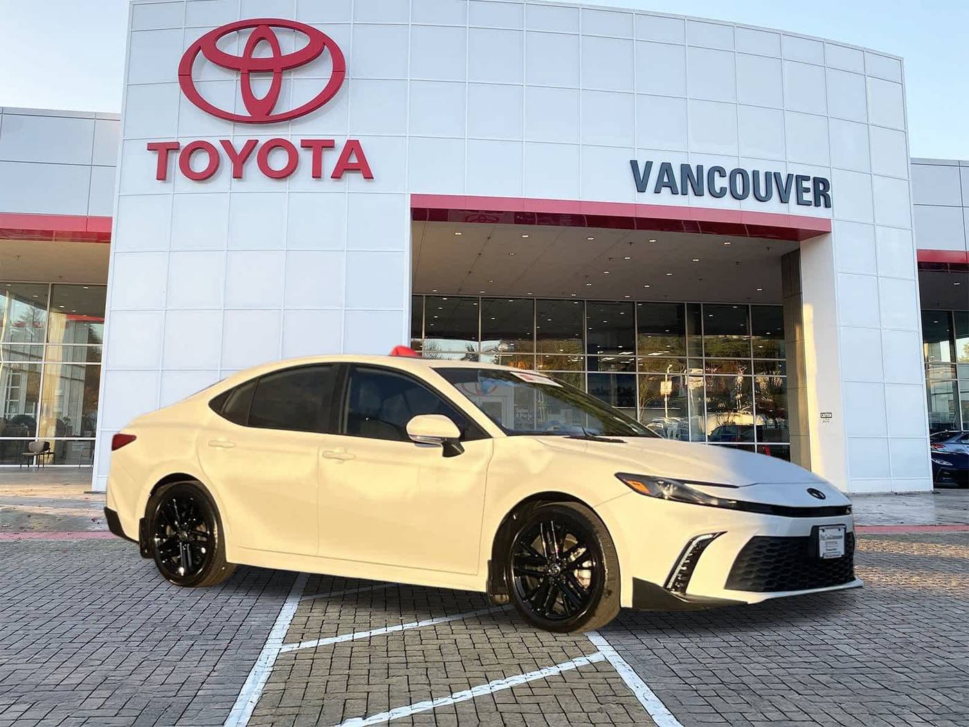 2025 Toyota Camry Hybrid SE — Sedan — 29,726 mi — Vancouver, WA
