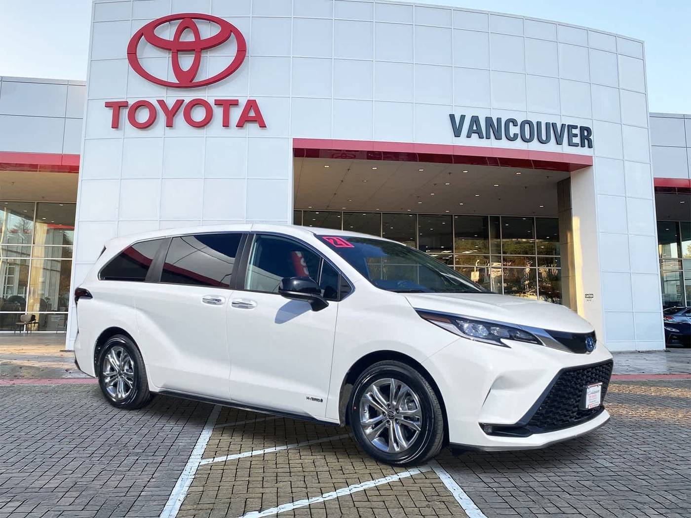 2021 Toyota Sienna XSE — Minivan — 28,411 mi — Vancouver, WA