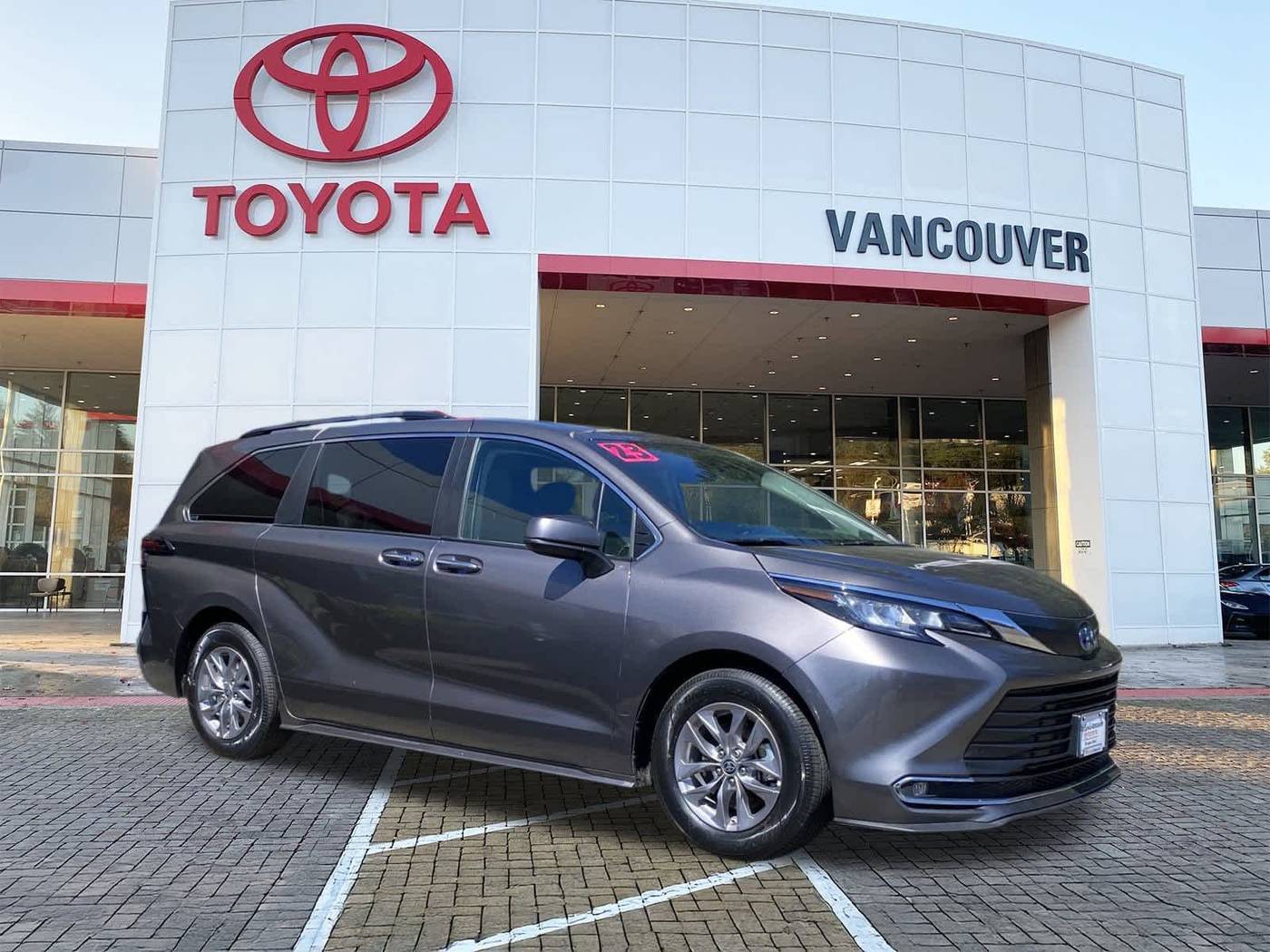 2023 Toyota Sienna XLE — Minivan — 50,236 mi — Vancouver, WA