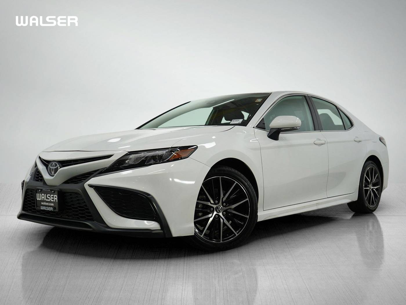 2024 Toyota Camry SE — Sedan — 31,346 mi — Coon Rapids, MN