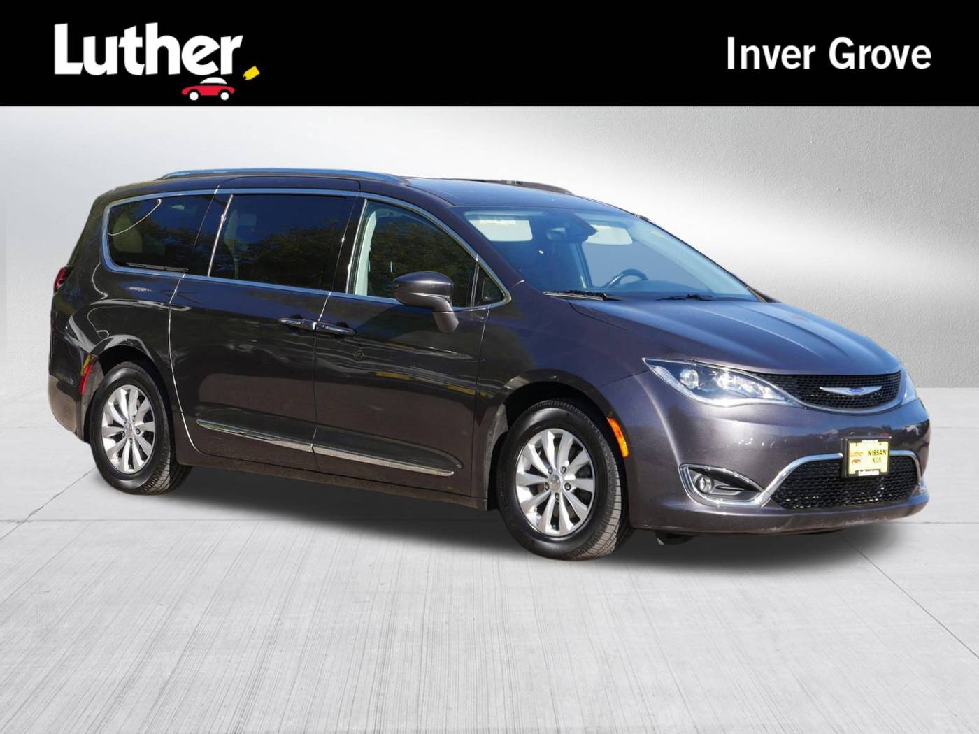 2018 Chrysler Pacifica Touring L — Minivan — 96,159 mi — Inver Grove Heights, MN