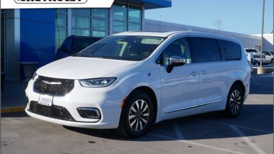 2023 Chrysler Pacifica Hybrid Limited — Minivan — 50,610 mi — Roseville, MN