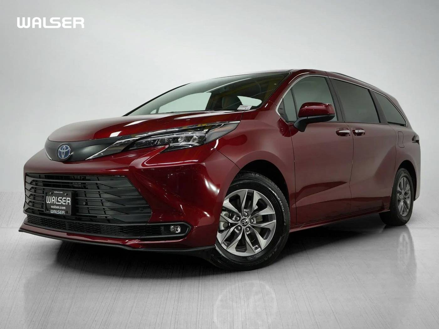 2025 Toyota Sienna XLE — Minivan — 2,901 mi — Bloomington, MN