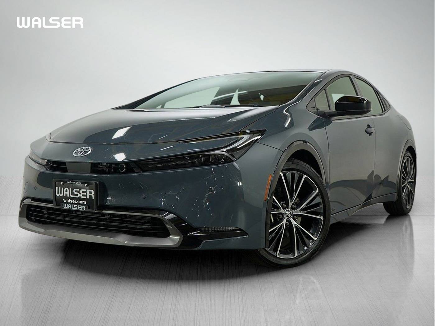 2025 Toyota Prius Limited — Hatchback — 10,122 mi — Bloomington, MN