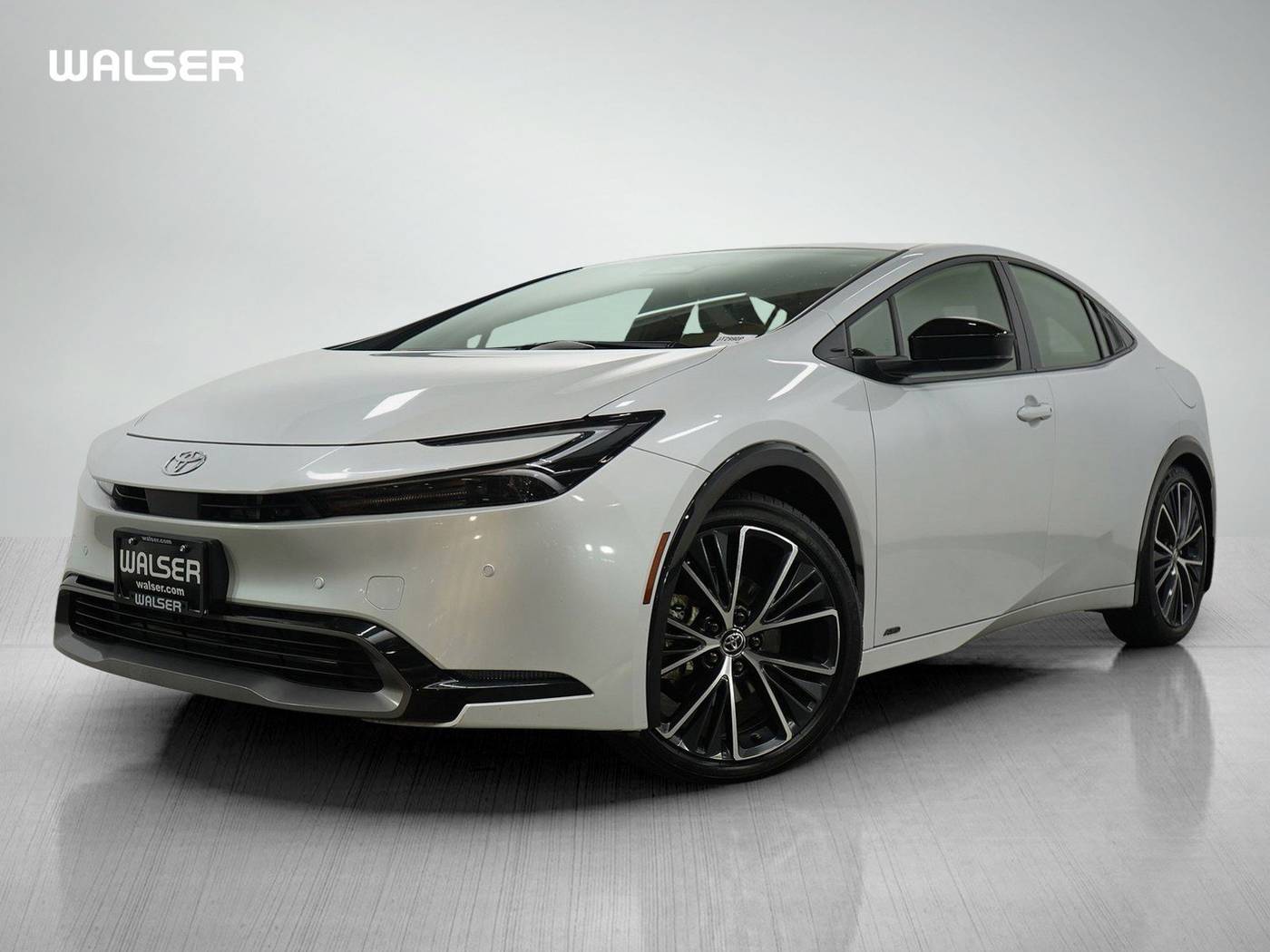 2024 Toyota Prius Limited — Hatchback — 13,925 mi — Bloomington, MN
