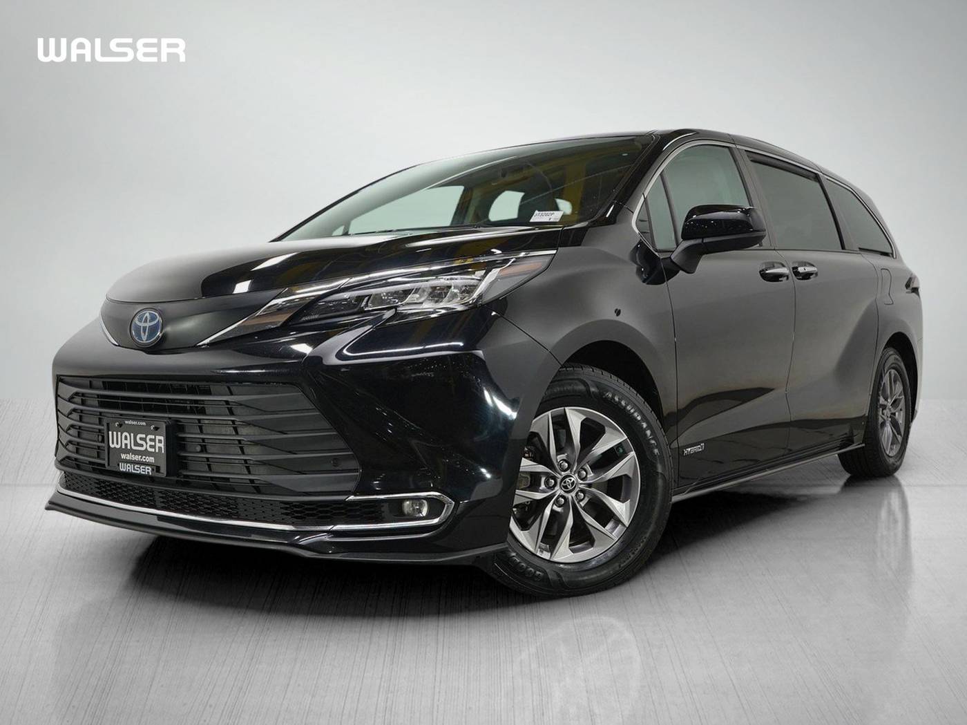 2021 Toyota Sienna XLE — Minivan — 70,607 mi — Bloomington, MN